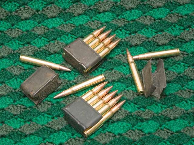 Image of en bloc clips and bullets